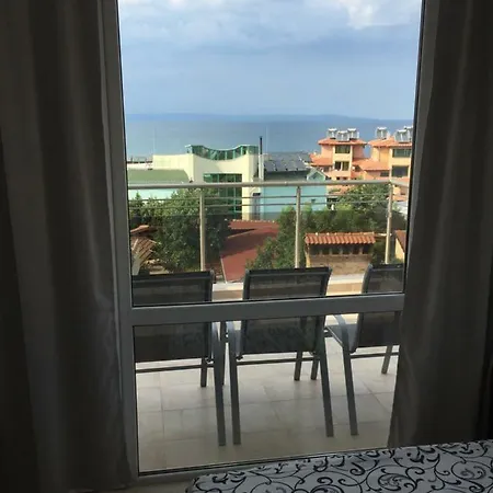 Crystal View 아파트