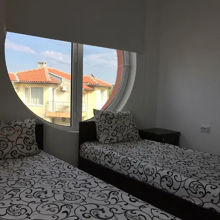 Apartament Crystal View *